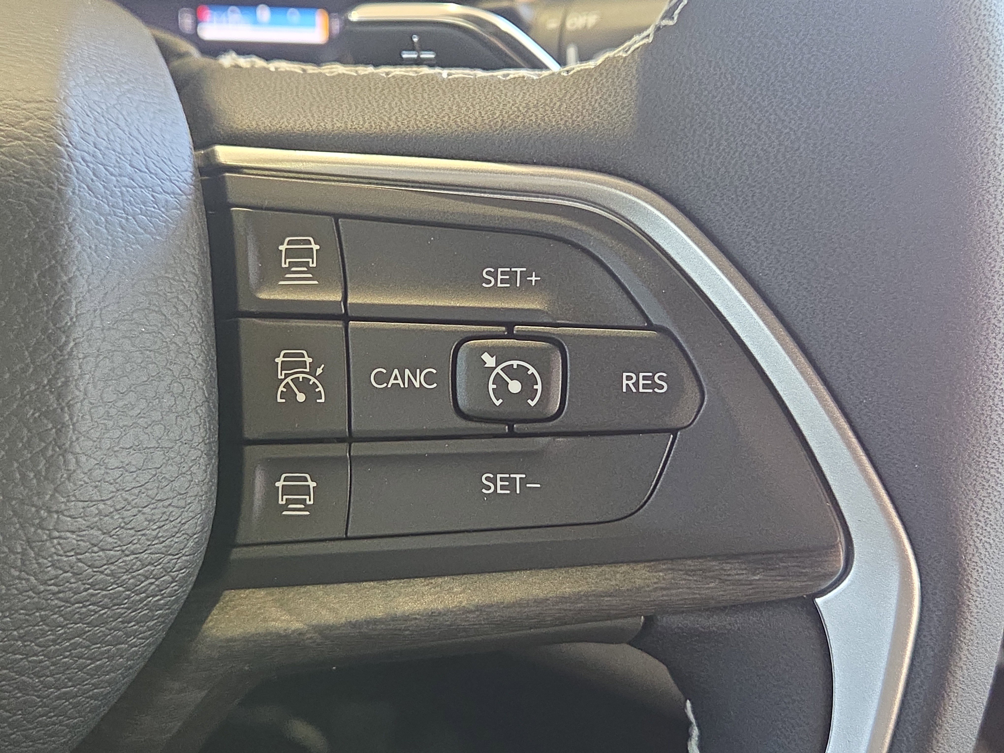 New 2025 Jeep Grand Cherokee Limited w/ Black Appearance Package image 28