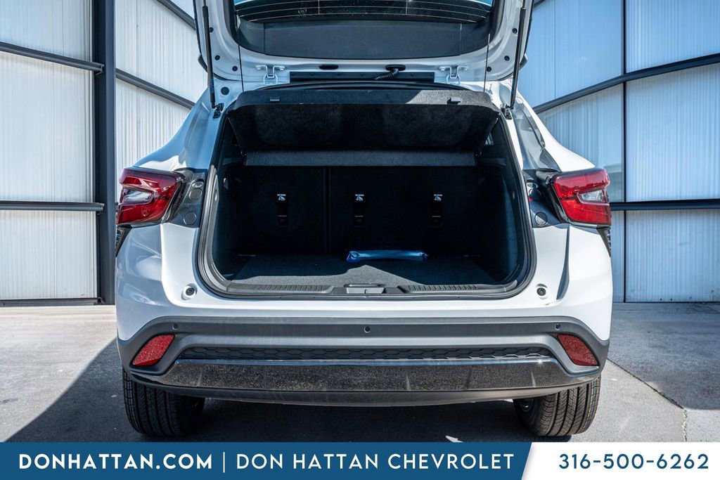 New 2026 Chevrolet Trax RS FWD image 33