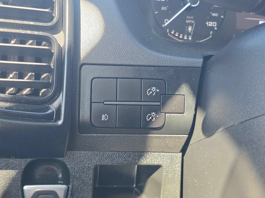 Used 2025 RAM ProMaster 2500 w/ Convenience Group FWD image 29