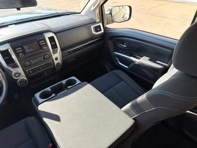 Used 2018 Nissan Titan SV AWD/4WD image 20