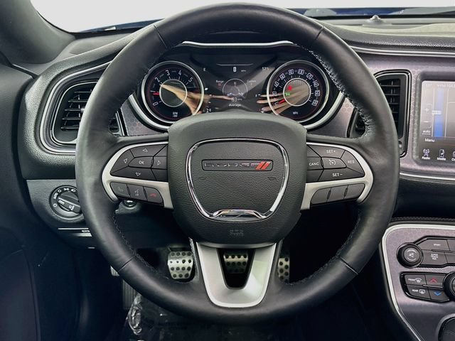 Used 2016 Dodge Challenger R/T Scat Pack w/ Leather Interior Group RWD image 11