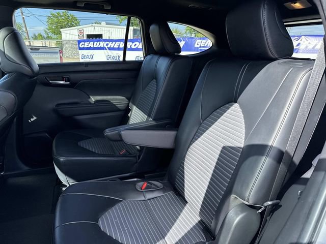 Used 2023 Toyota Highlander XSE FWD image 35