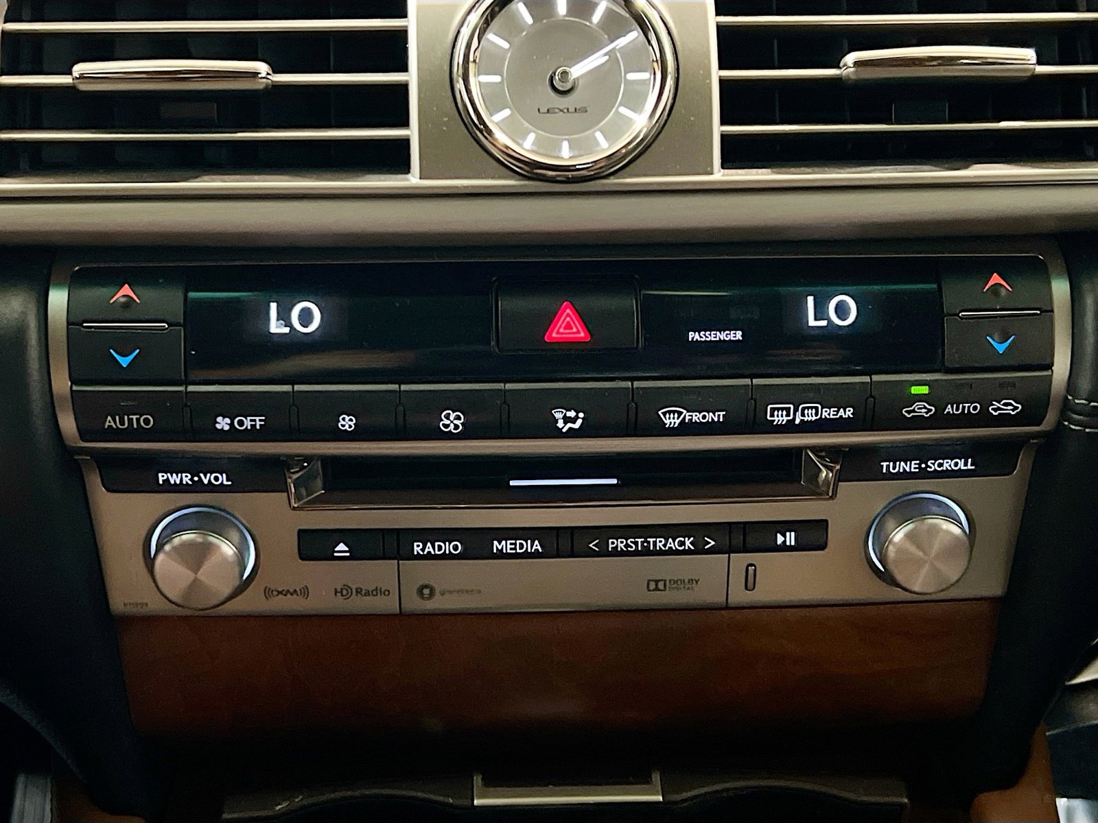 Used 2016 Lexus LS 460 w/ Comfort Package image 11