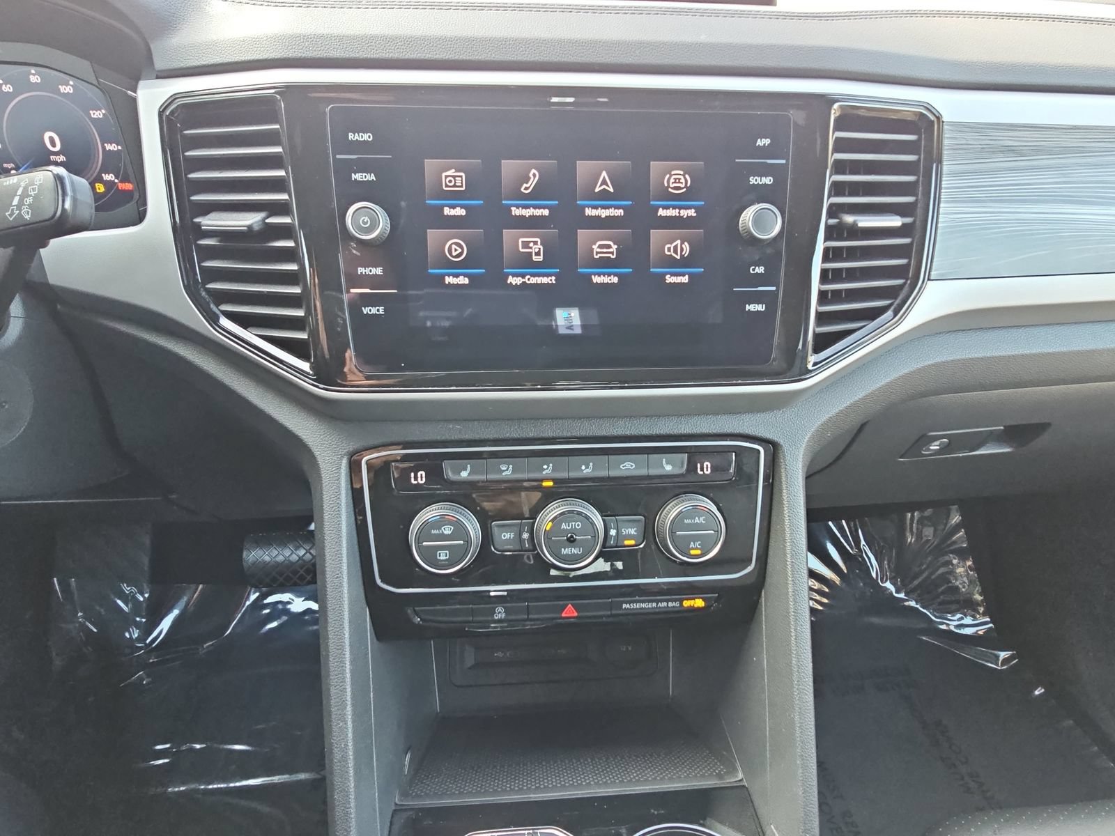 Used 2023 Volkswagen Atlas Cross Sport SE w/ Panoramic Sunroof Package FWD image 20