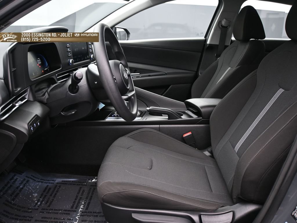 Certified 2024 Hyundai Elantra SE FWD image 10