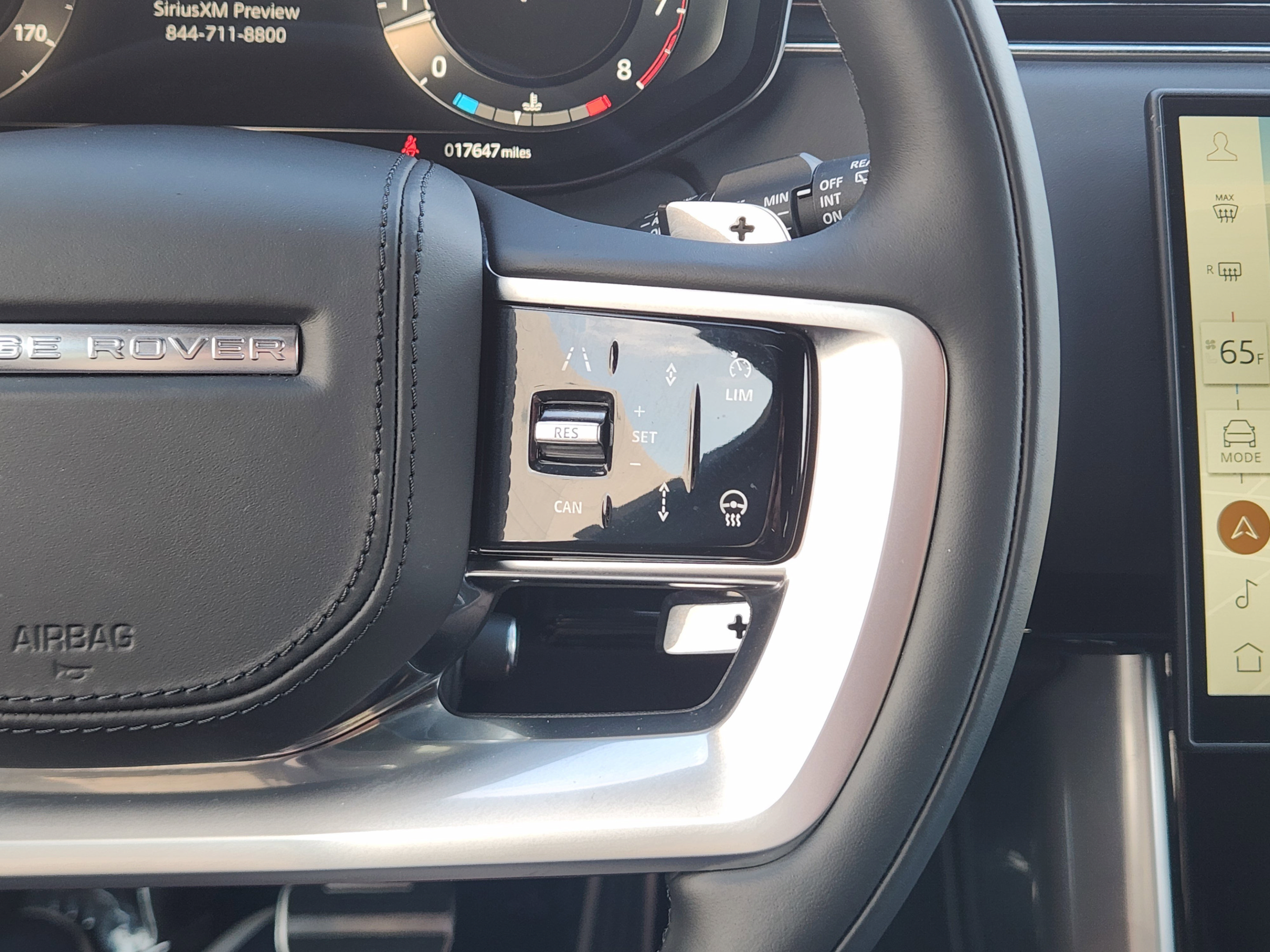 Used 2025 Land Rover Range Rover SE AWD/4WD image 24