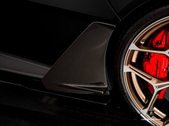 Used 2025 Lamborghini Revuelto AWD/4WD image 30