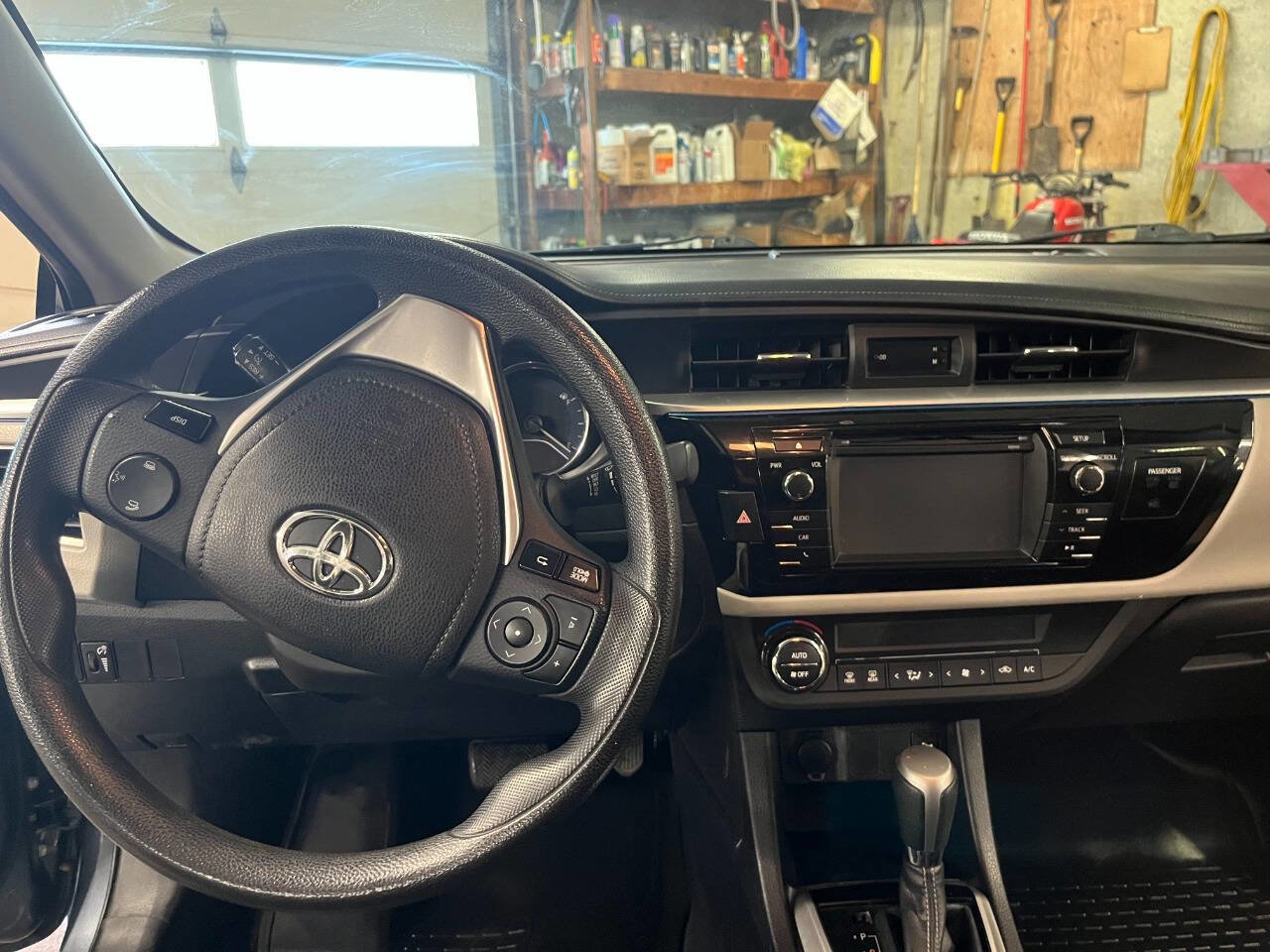 Used 2015 Toyota Corolla LE image 7