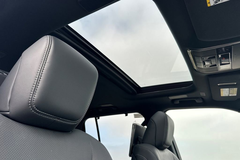 New 2026 Lexus LX 700h Luxury image 19