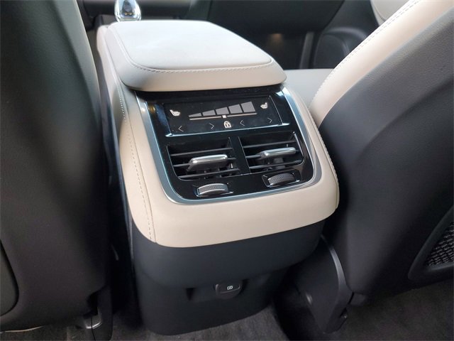 Used 2025 Volvo XC90 B6 Ultra w/ Protection Package Premier image 15