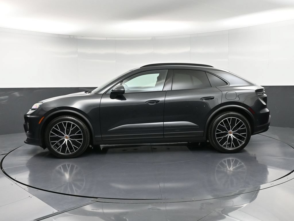 Certified 2025 Porsche Macan Electric RWD image 2
