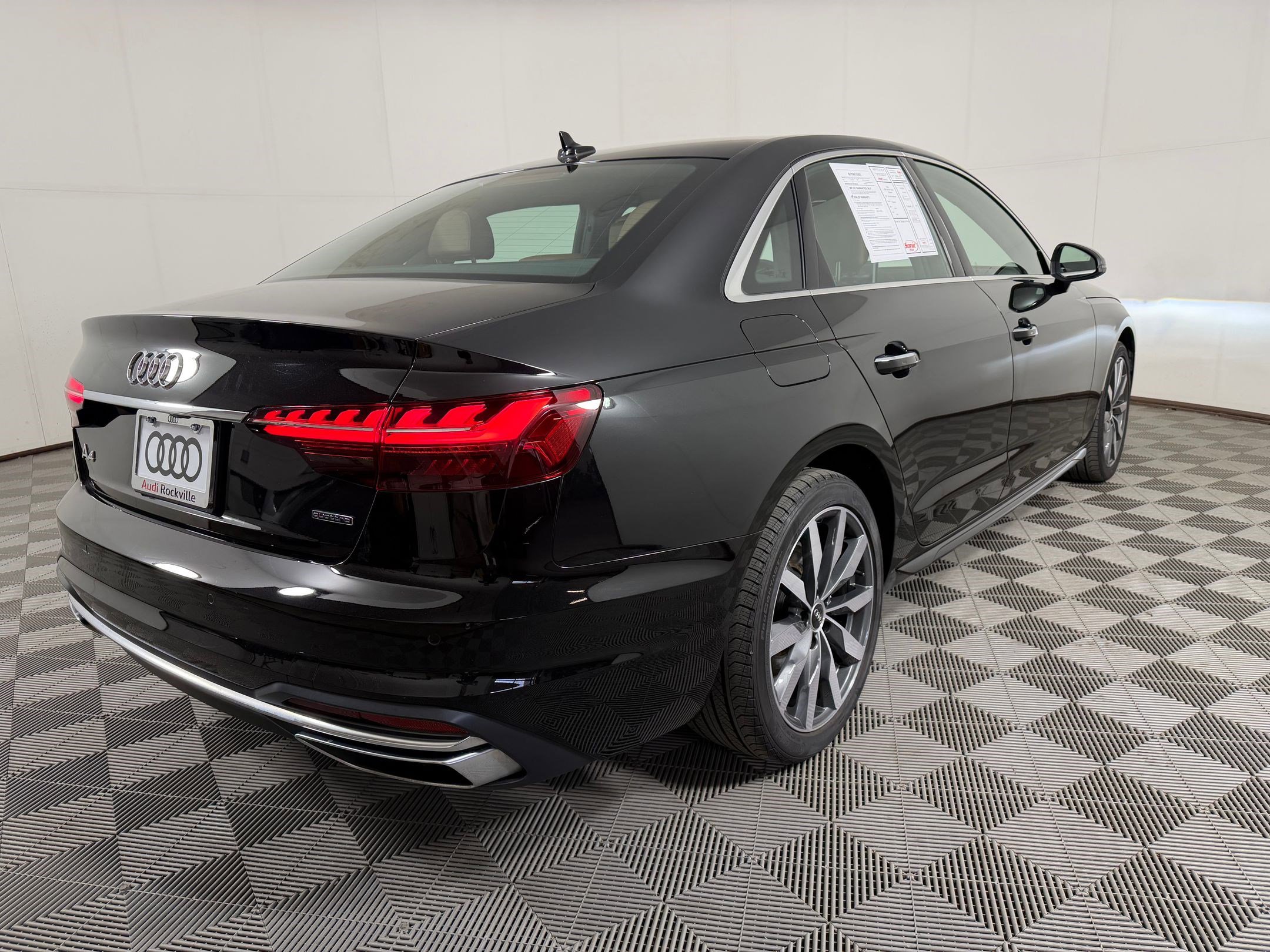 Used 2025 Audi A4 2.0T Premium w/ Convenience Package image 9