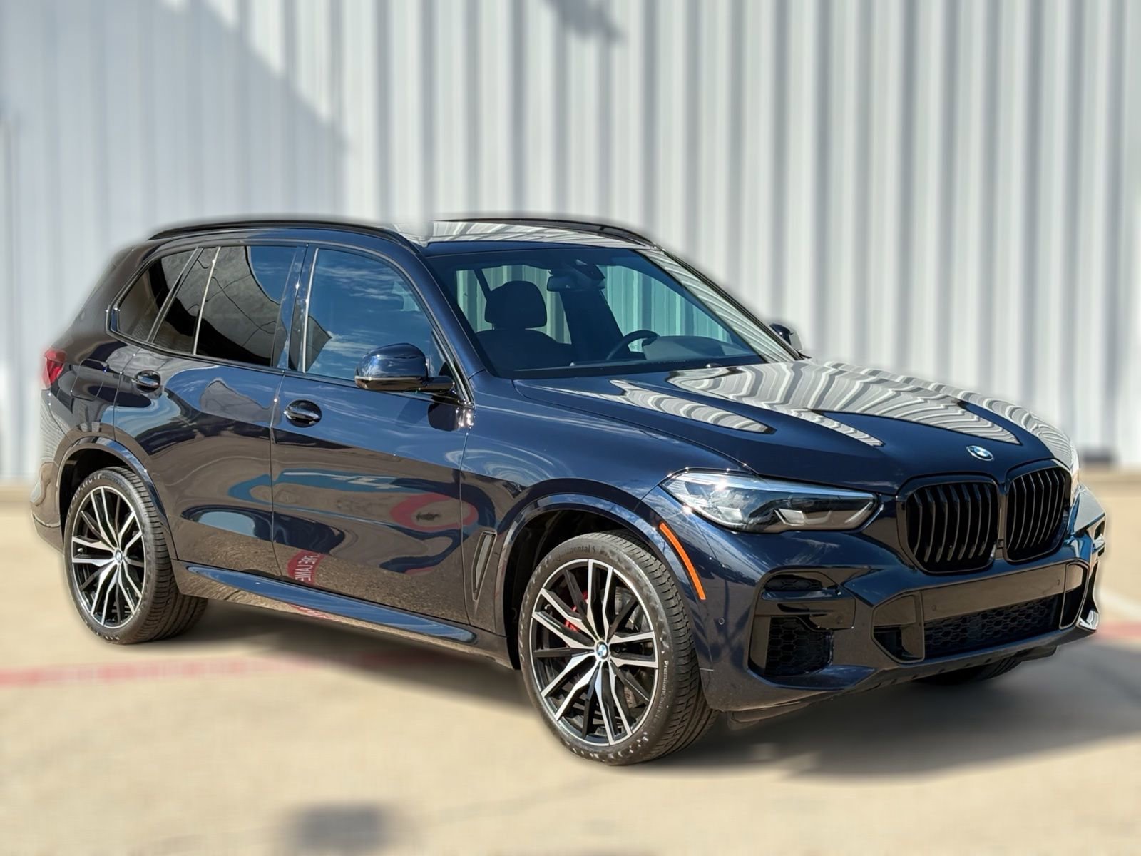 Used 2023 BMW X5 M50i w/ Parking Assistance Package AWD/4WD image 5