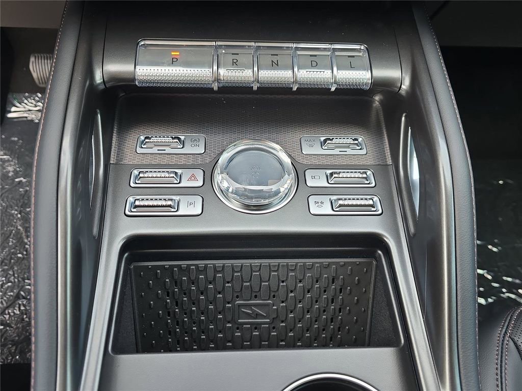 New 2026 Lincoln Nautilus Premier AWD/4WD image 16