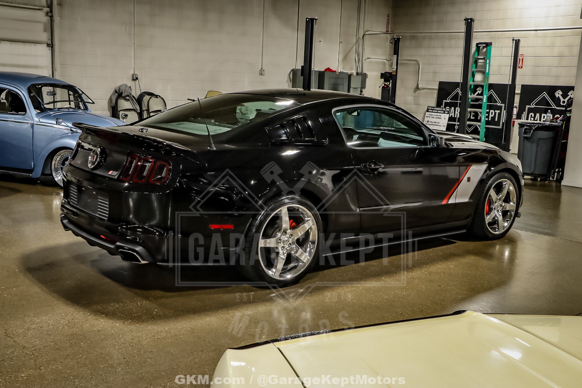 Used 2013 Ford Mustang GT Premium RWD image 9