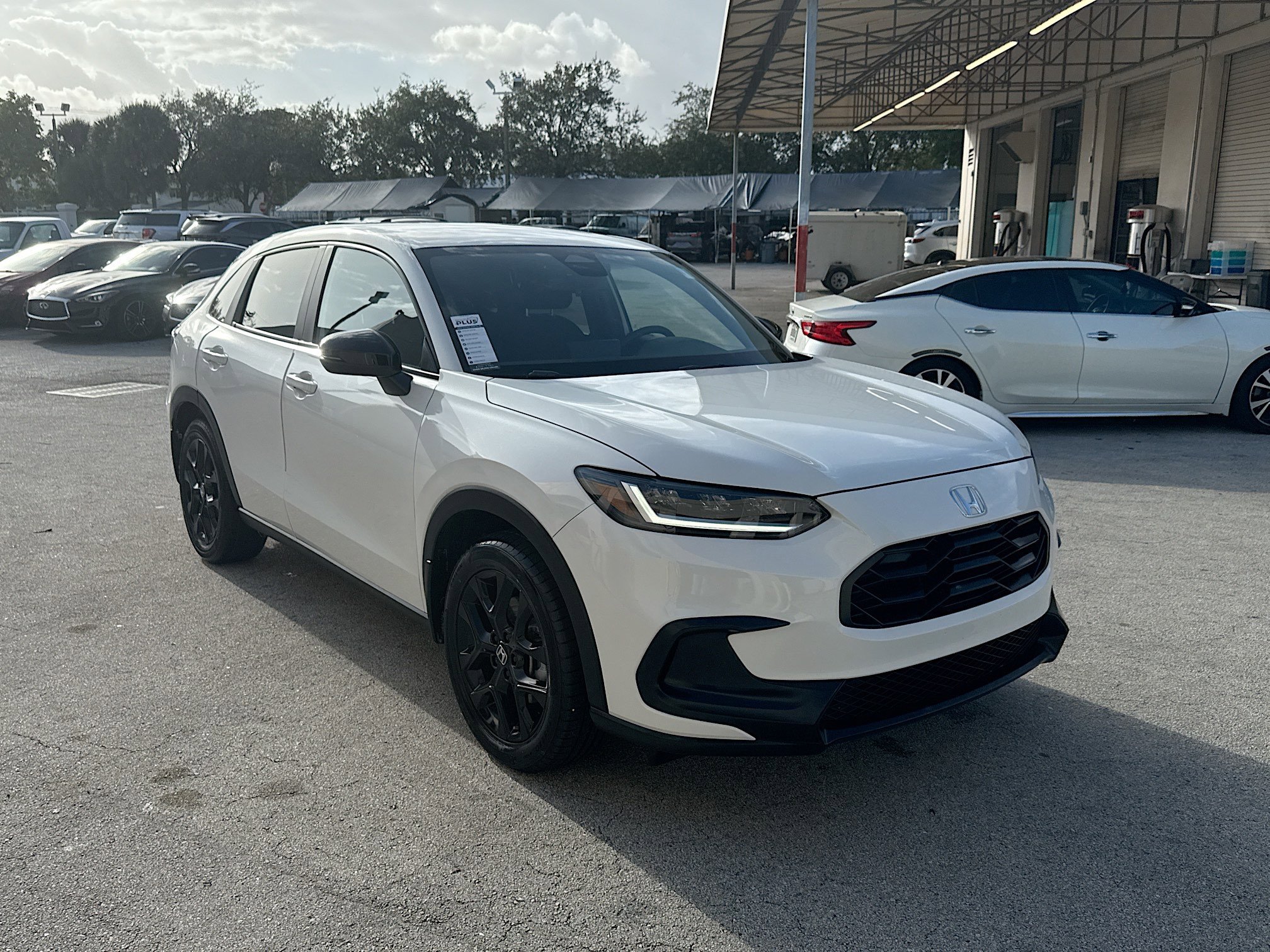 Used 2024 Honda HR-V Sport image 1