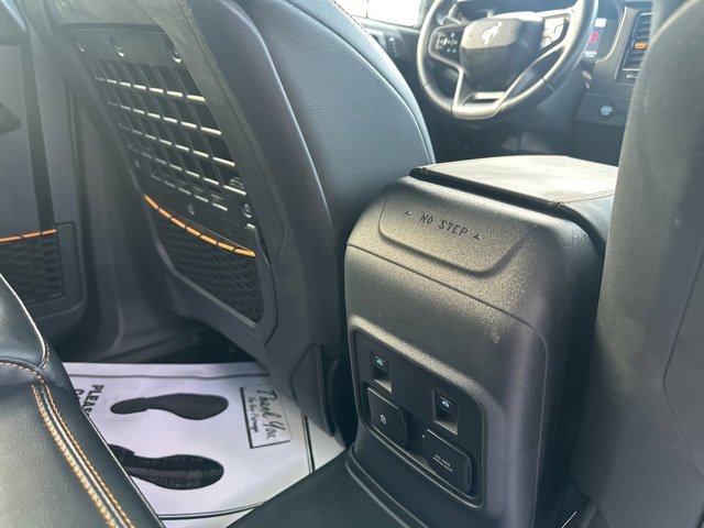 Used 2024 Ford Bronco Badlands image 13