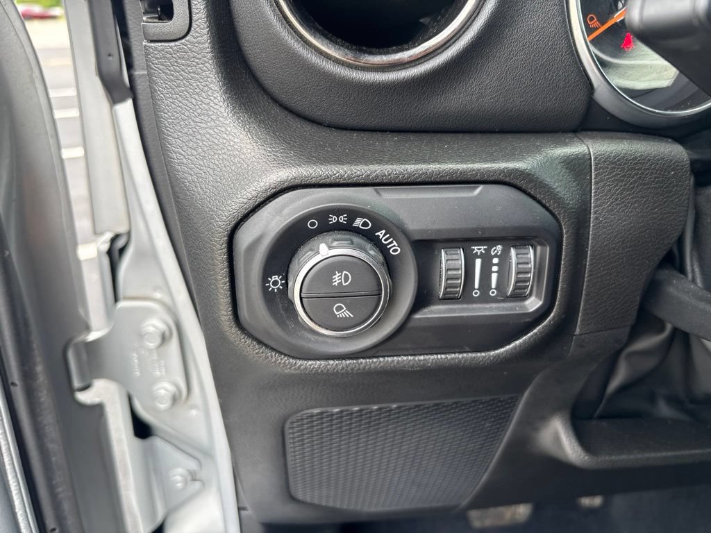 Used 2022 Jeep Gladiator Overland AWD/4WD image 22