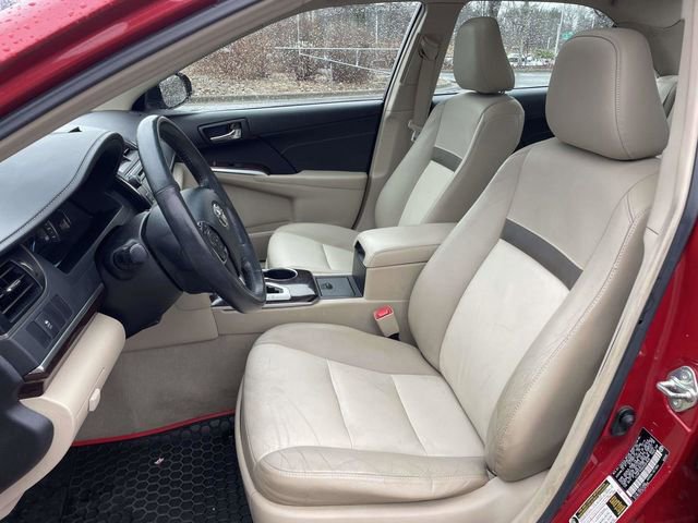 Used 2014 Toyota Camry XLE w/ Leather Package image 18