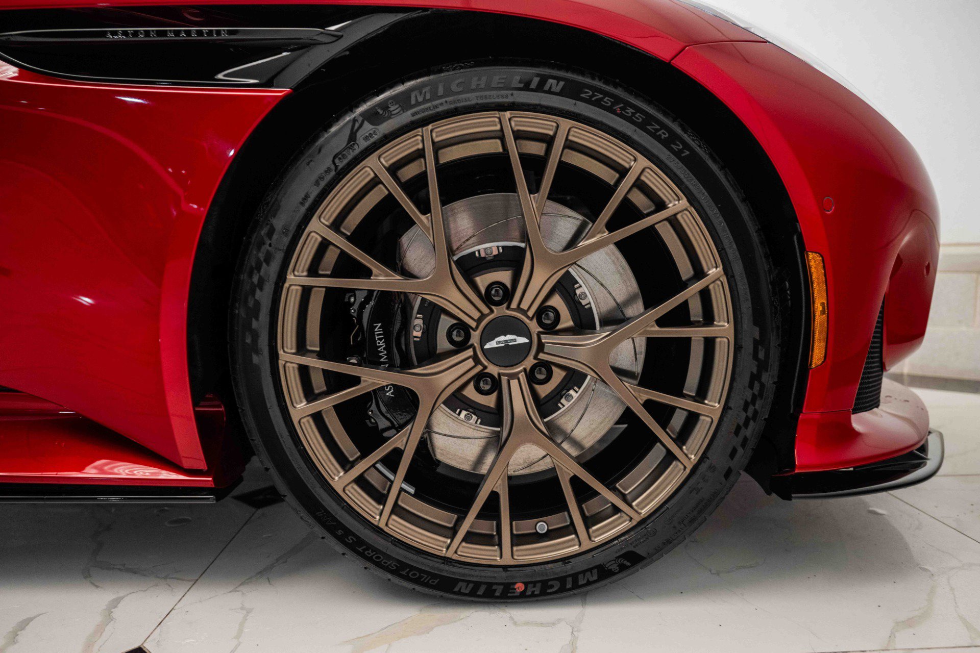 Used 2025 Aston Martin DB12 Convertible image 44