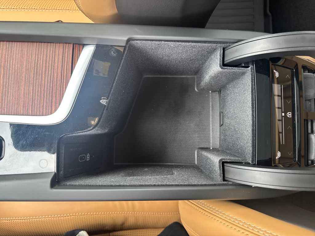 Used 2025 Volvo XC60 B5 Ultra w/ Protection Package Premier AWD/4WD image 26