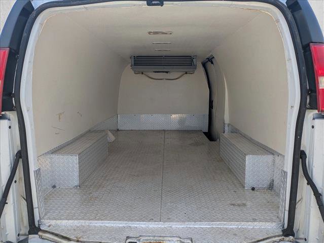 Used 2016 GMC Savana 2500 Extended image 6