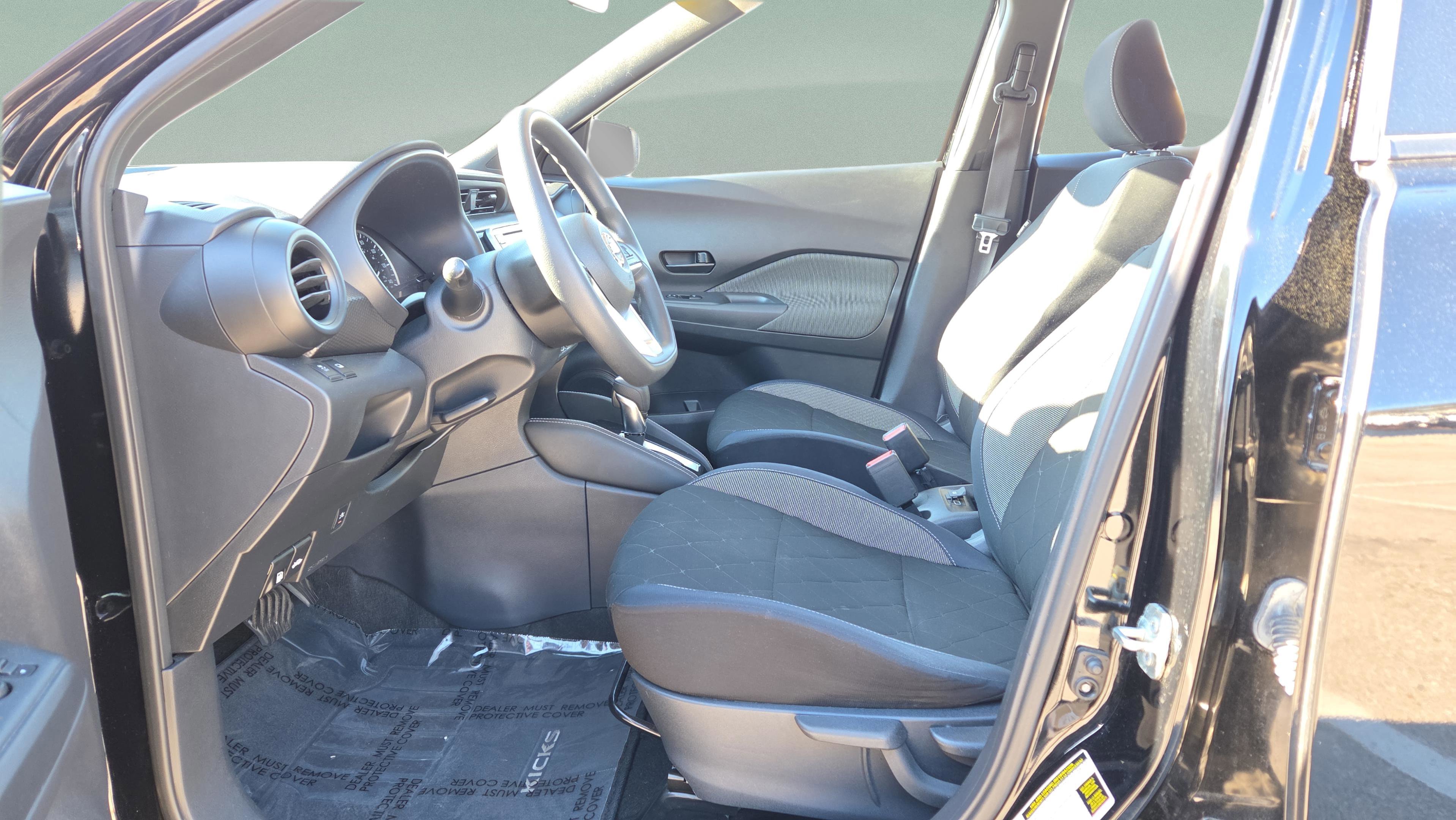 Used 2018 Nissan Kicks S image 13