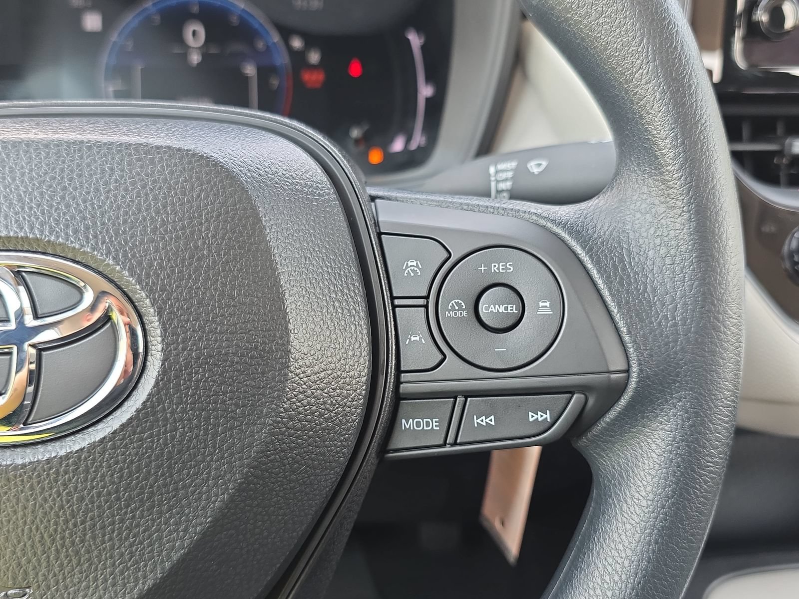 Used 2026 Toyota Corolla LE FWD image 17