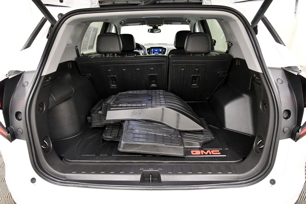 Used 2022 GMC Terrain SLT w/ LPO, Floor Liner Package image 7