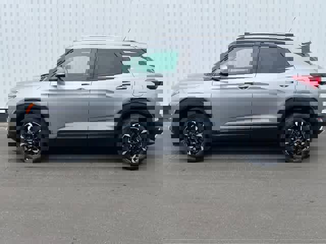 Used 2023 Chevrolet TrailBlazer LT image 3