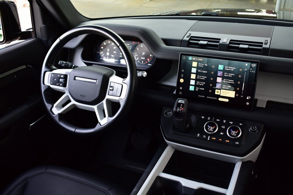 Used 2025 Land Rover Defender 110 S image 35