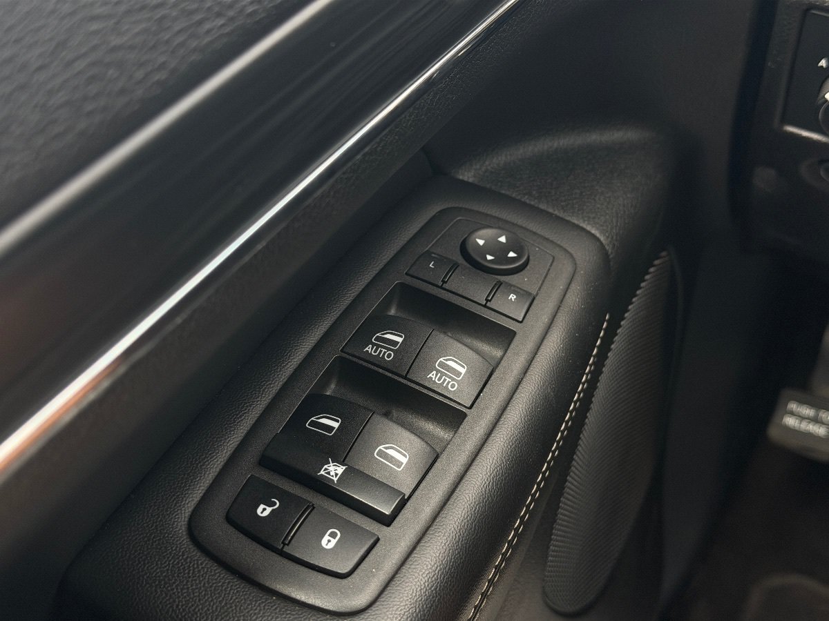 Used 2020 Jeep Grand Cherokee High Altitude AWD/4WD image 18