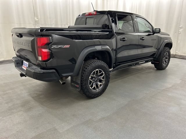 Used 2025 Chevrolet Colorado ZR2 w/ Technology Package AWD/4WD image 4