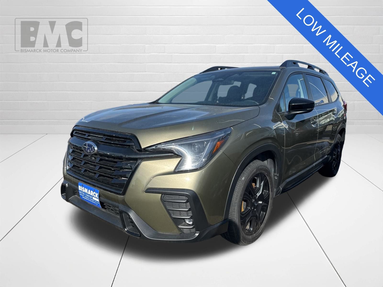 Used 2025 Subaru Ascent Bronze Edition image 1