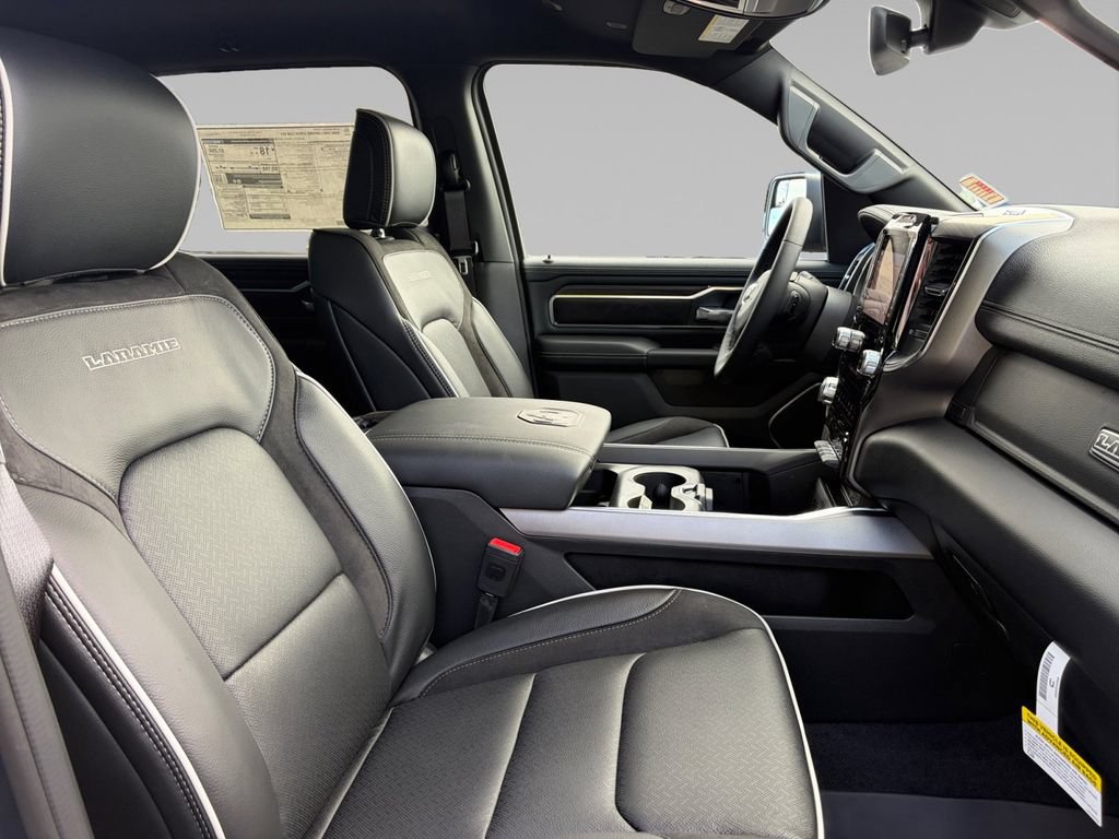 New 2026 RAM 1500 Laramie w/ Sport Appearance Package AWD/4WD image 17