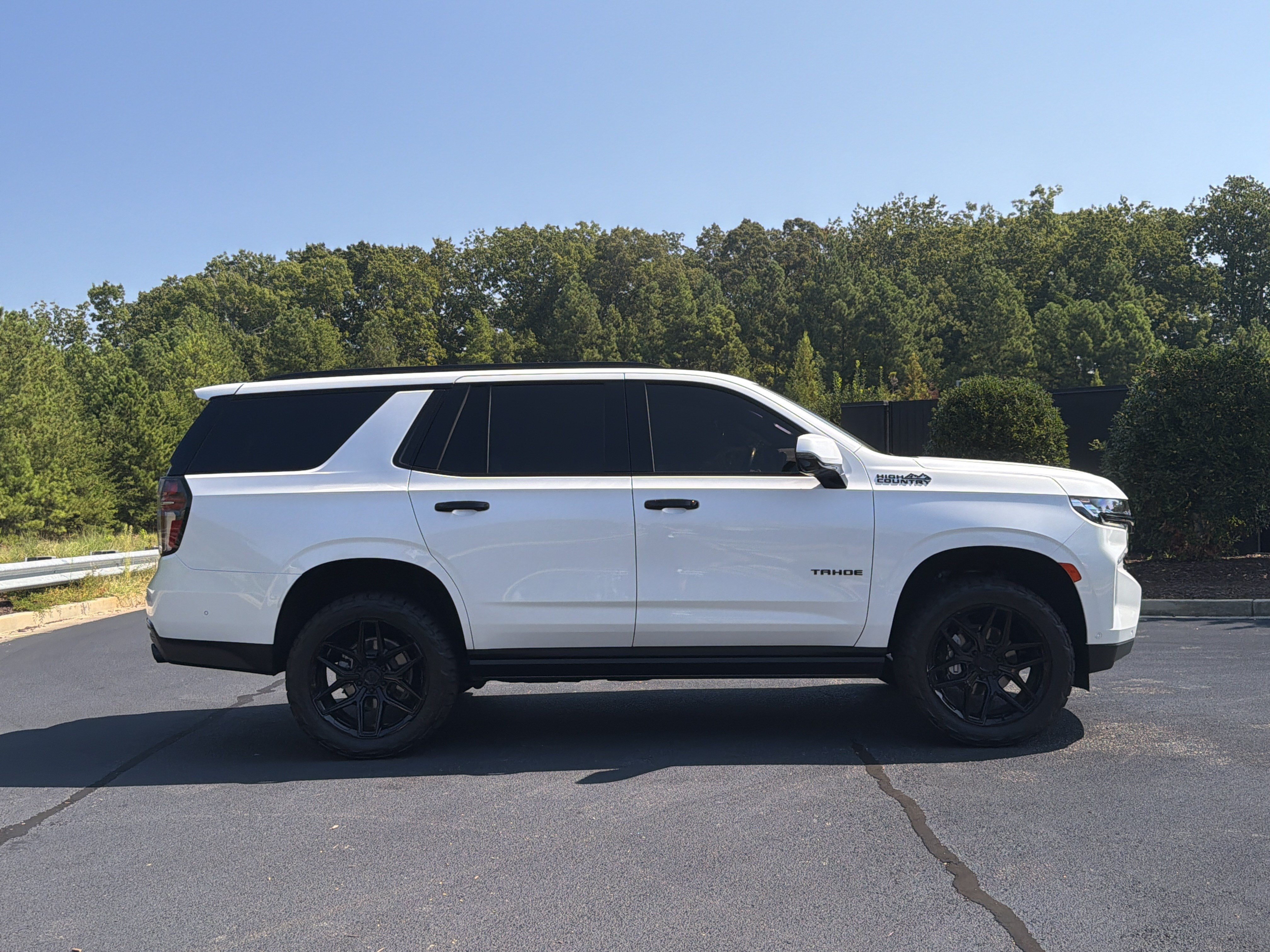 Used 2023 Chevrolet Tahoe High Country w/ Advanced Technology Package AWD/4WD image 5