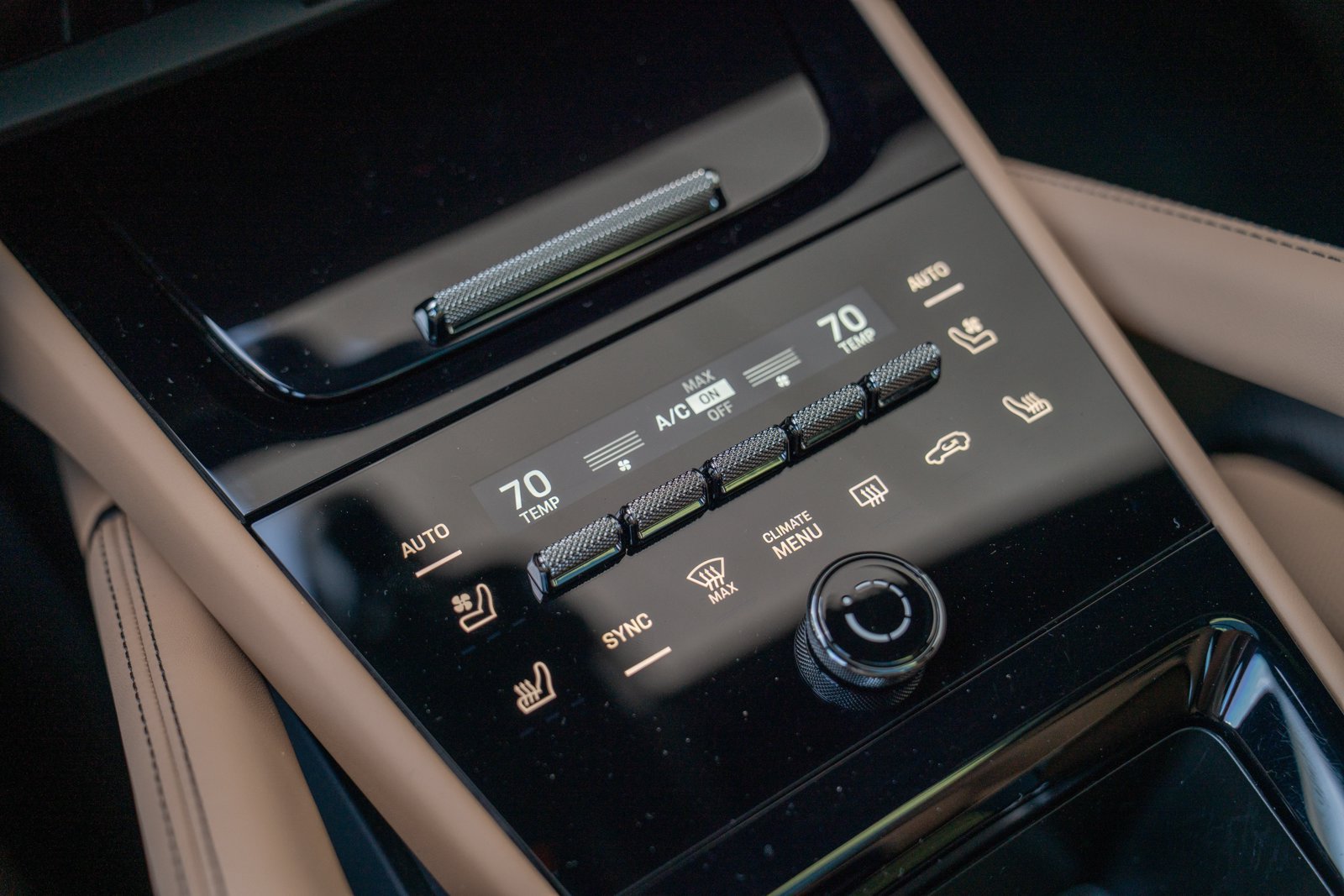 Certified 2025 Porsche Cayenne GTS AWD/4WD image 21