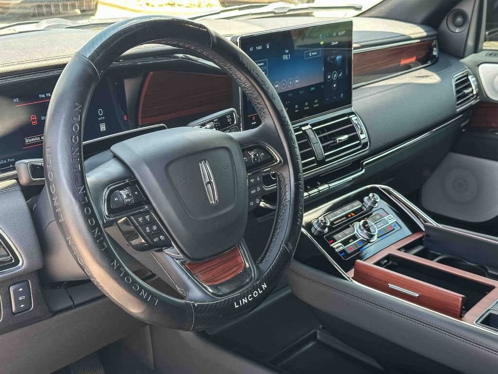 Used 2024 Lincoln Navigator L Reserve AWD/4WD image 12