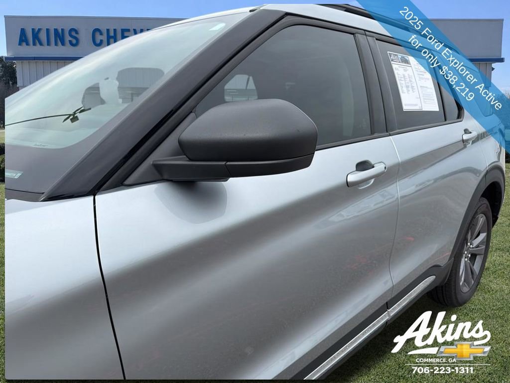 Used 2025 Ford Explorer Active w/ Active Comfort Package video 2