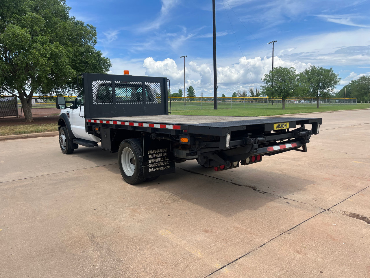 Used 2009 Ford F550 2WD Regular Cab Super Duty image 6