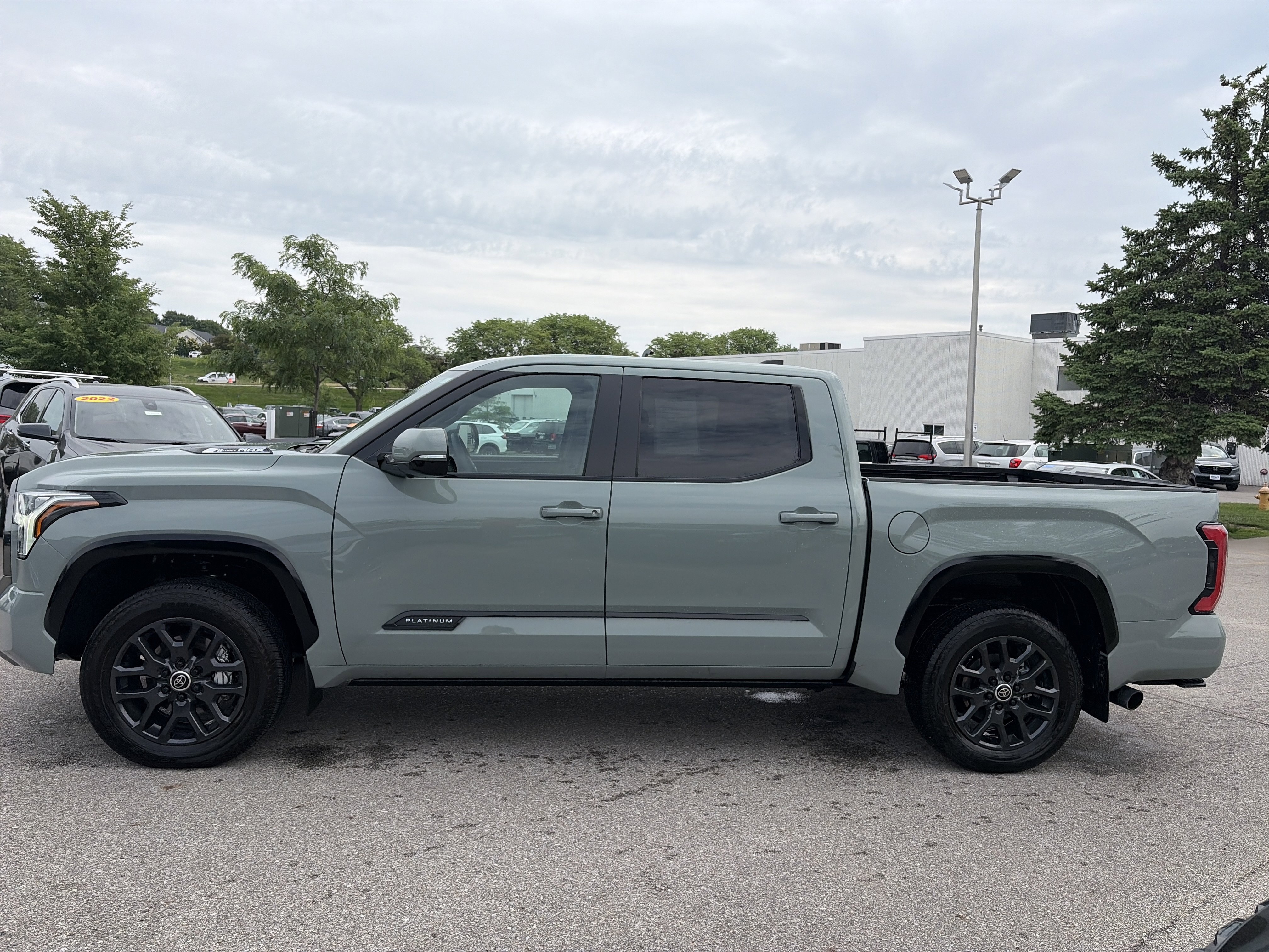 Used 2024 Toyota Tundra Platinum AWD/4WD image 13