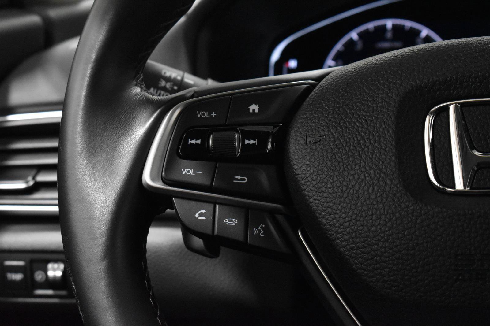 Used 2018 Honda Accord EX-L image 8