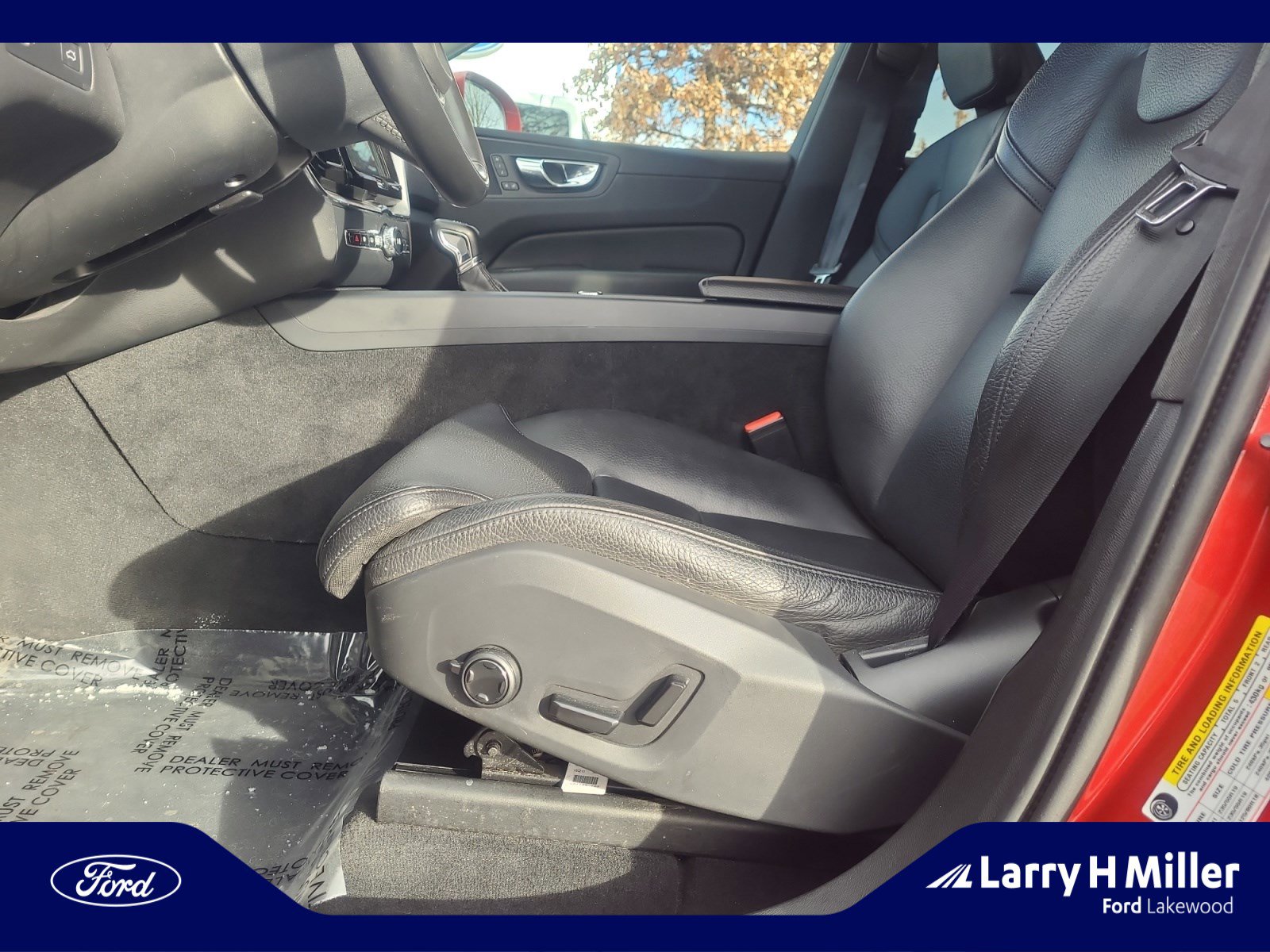 Used 2019 Volvo XC60 T5 Momentum w/ Premium Package image 14