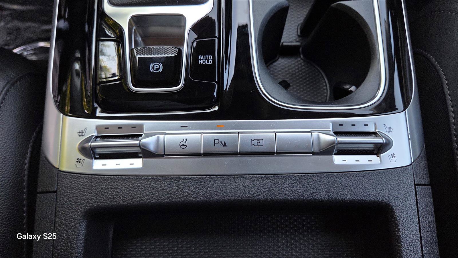 Certified 2024 Kia Carnival SX Prestige FWD image 25