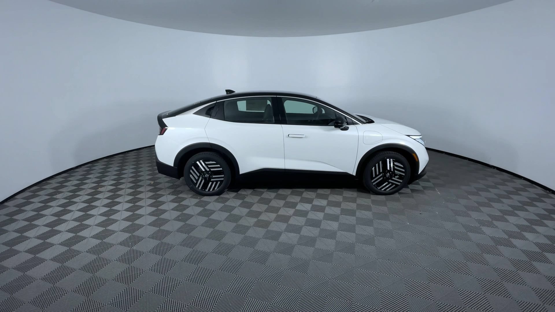 New 2026 Nissan Leaf SV+ w/ Floor Mat Package (SV+) FWD image 9