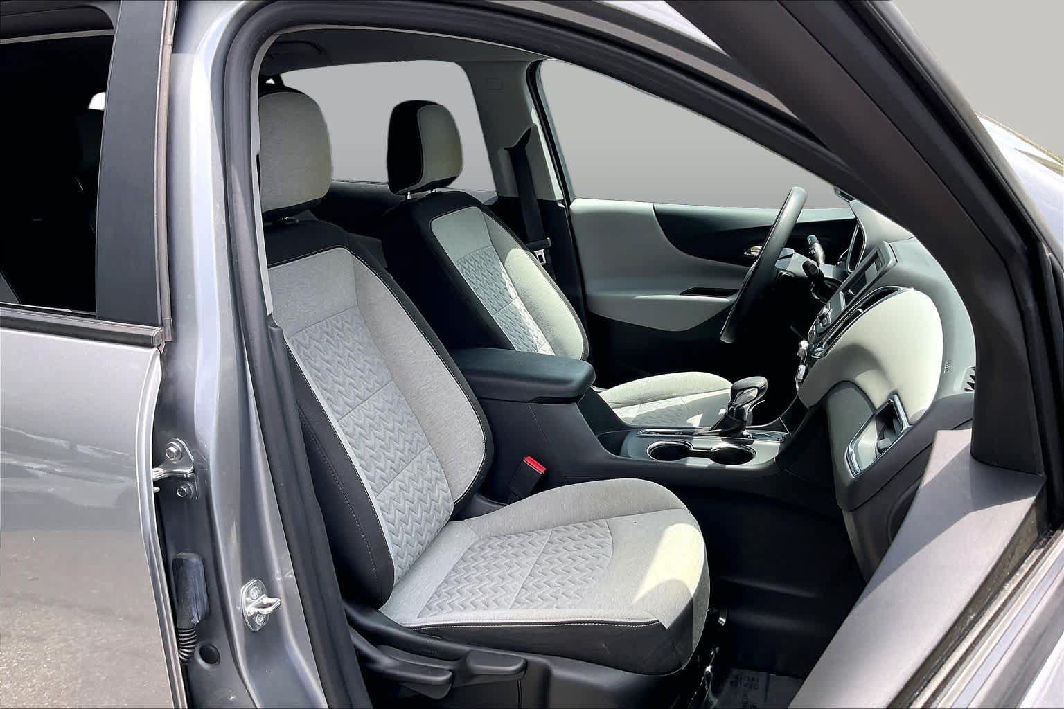 Used 2023 Chevrolet Equinox LS w/ LS Convenience Package FWD image 8