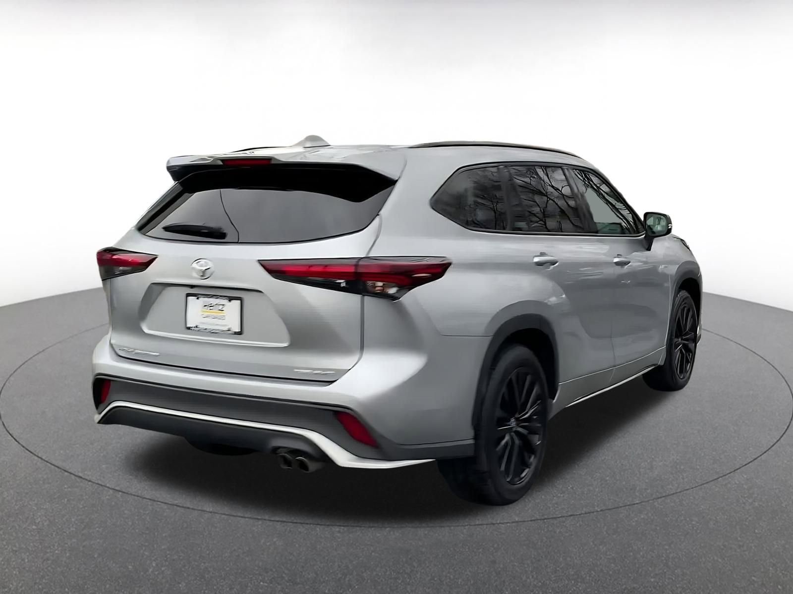 Used 2025 Toyota Highlander XSE image 14