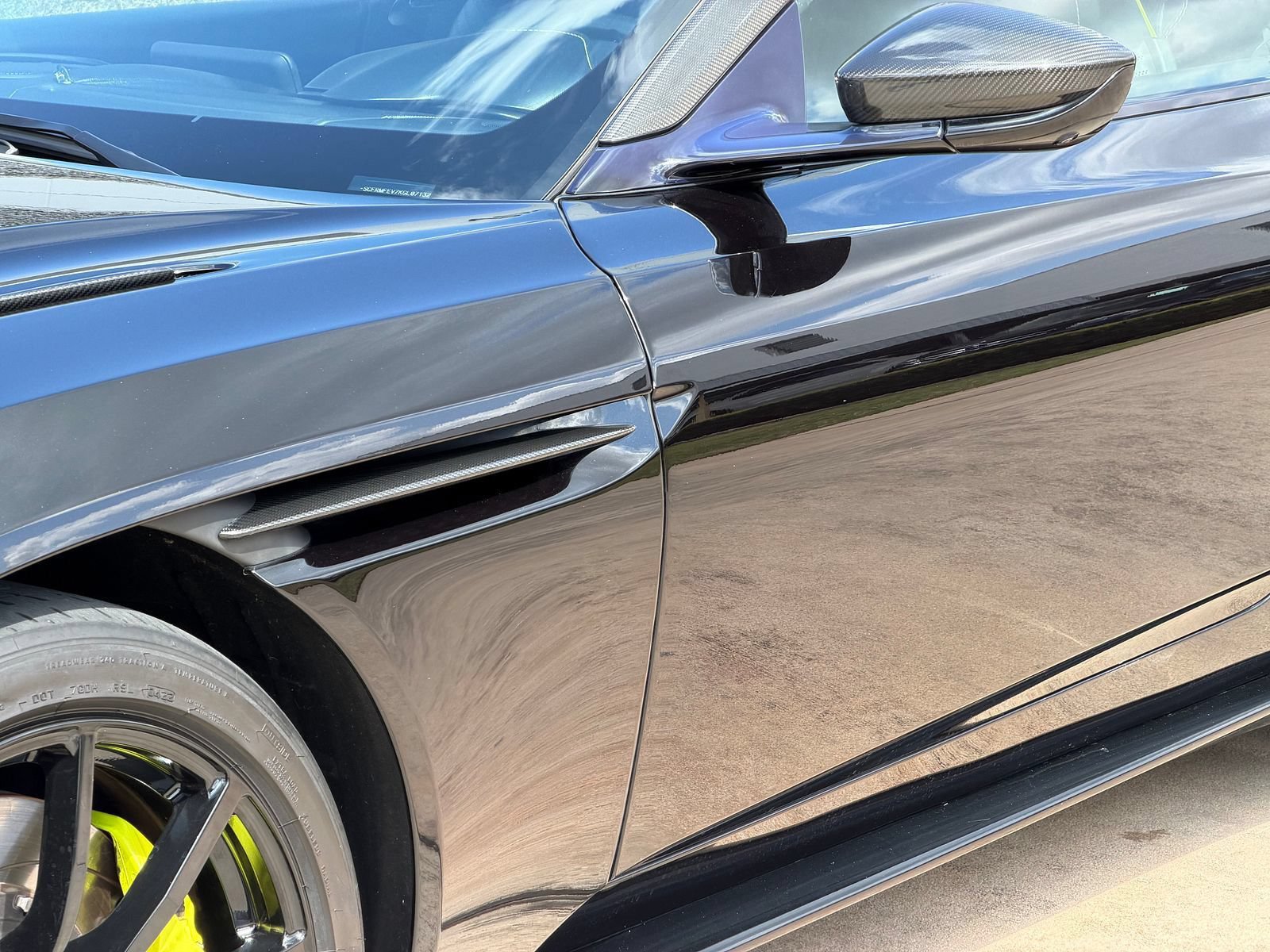 Used 2019 Aston Martin DB11 AMR RWD image 12