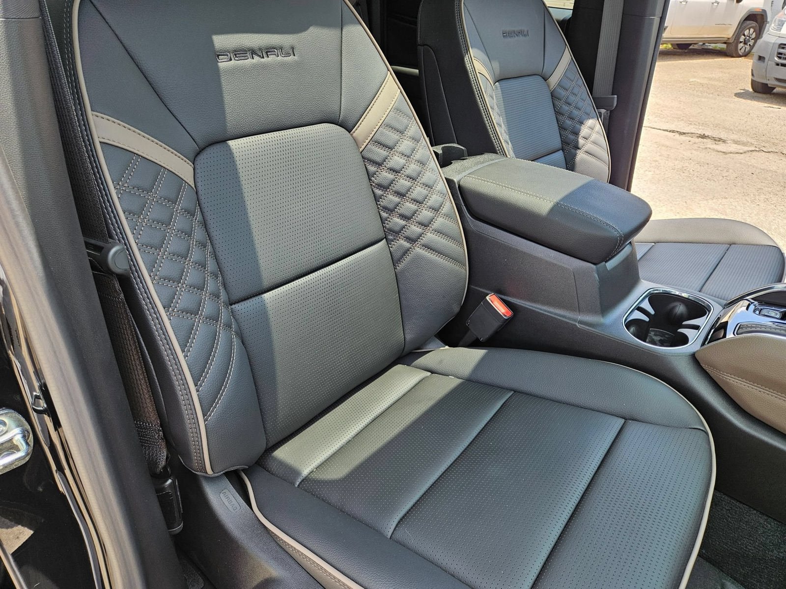 New 2026 GMC Canyon Denali w/ LPO, Denali Black Edition AWD/4WD image 28