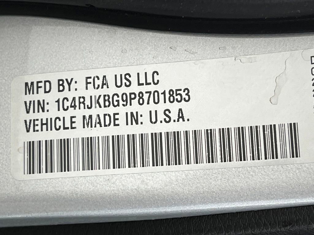 Used 2023 Jeep Grand Cherokee L Limited w/ Black Appearance Package image 44